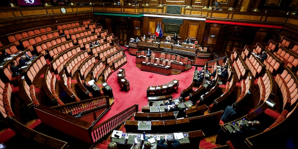 Governo pone la fiducia in Aula al Senato sul decreto bollette