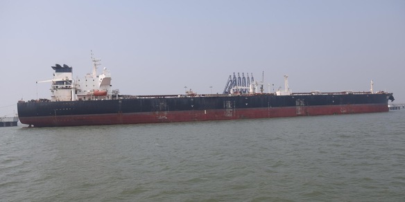 Media Iran, bloccato transito a Hormuz dopo i raid in Libano