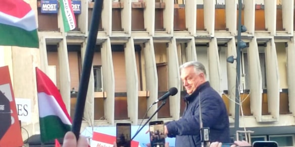 Orban accusa l'opposizione, 'in atto complotto per manipolare il voto'