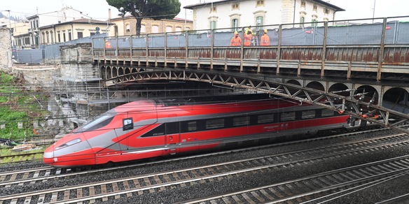 Stop a circolazione Av e convenzionale sulla Roma-Firenze da mezzanotte sabato