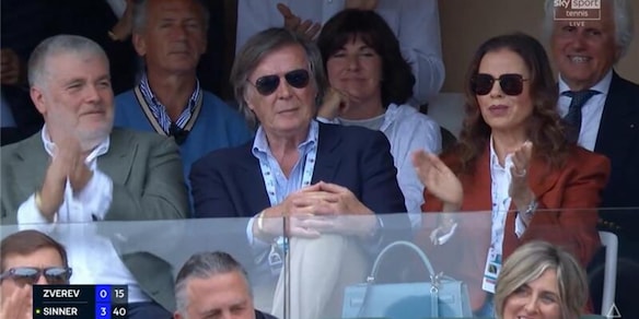 Bertolucci vede in tribuna Panatta a Montecarlo e si scatena in diretta tv: "Ieri sera è arrivato a cena, e..."