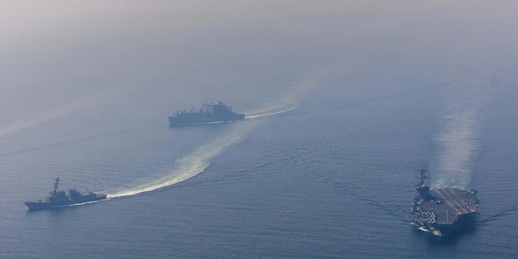 Media, navi della Marina Usa attraversano Hormuz per la prima volta
