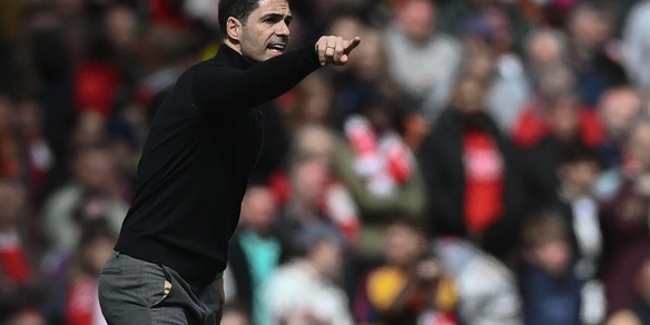 Premier: l'Arsenal perde in casa, assist al manchester United