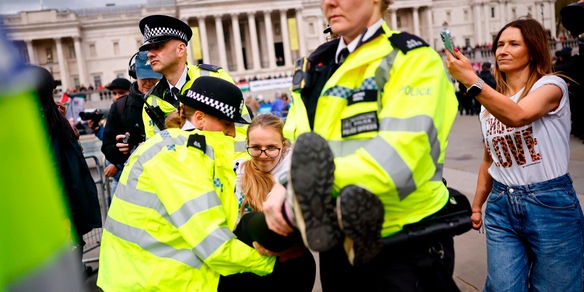 Centinaia di arresti della polizia a raduno propal a Londra, è polemica in Gb