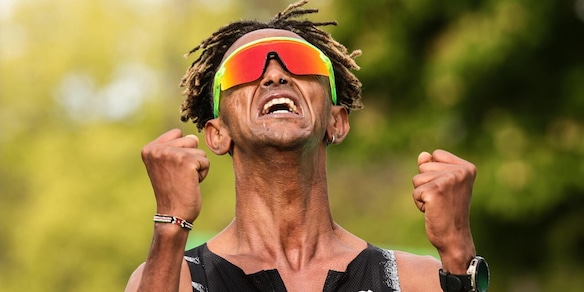 Yeman Crippa, impresa storica nella Maratona di Parigi: è il primo italiano a trionfare