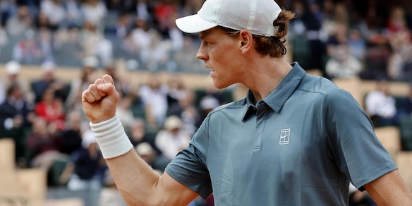 Sinner batte Alcaraz in finale a Montecarlo, e torna n.1 al mondo