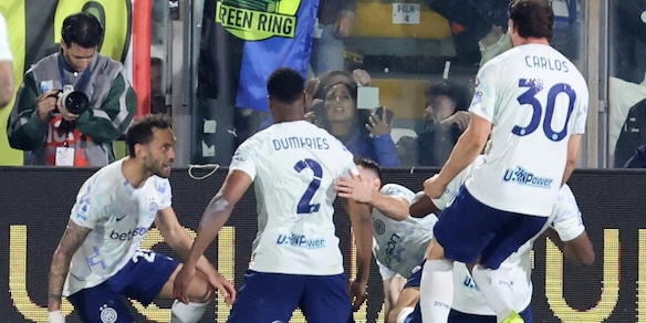 L'Inter vince a Como in rimonta: Thuram e Dumfries show, Chivu si avvicina allo Scudetto