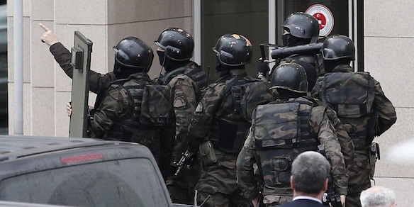 Media, studenti in ostaggio dopo la sparatoria in un liceo turco
