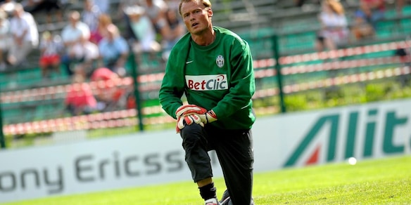 Tragedia Manninger: l'ex portiere della Juve è morto a 48 anni in un tragico incidente