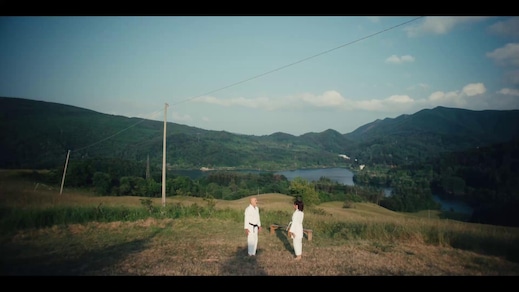 Uno sbirro in Appennino, guarda una scena in esclusiva