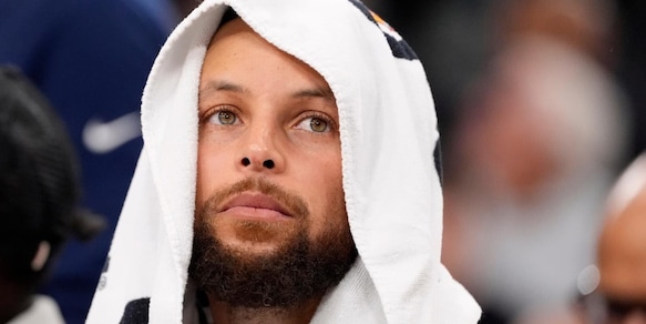 Nba, Phoenix e Orlando si prendono gli ultimi posti disponibili per i playoff: Curry è fuori