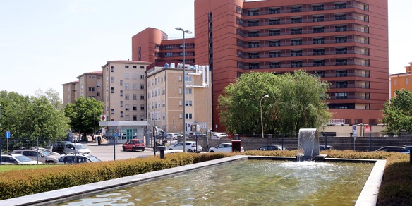 Ragazzo di 25 anni ucciso in un parcheggio a Pavia