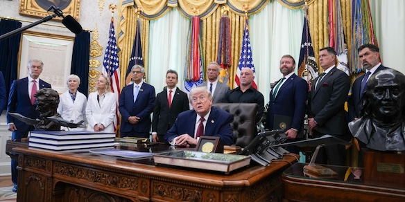 Trump, a Iran offriamo accordo equo, accettino o distruggeremo centrali e ponti