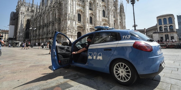 Escort a Milano, oscurati nomi calciatori e pilota di Formula Uno: "Incontri organizzati anche durante il lockdown, una ragazza è rimasta incinta"