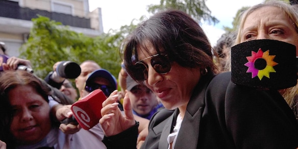 Processo morte Maradona, la figlia Gianinna in lacrime attacca l'ex medico di Diego: "Ci aveva garantito..."