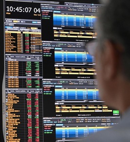 Borsa: Milano in altalena, sugli scudi Eni e Saipem