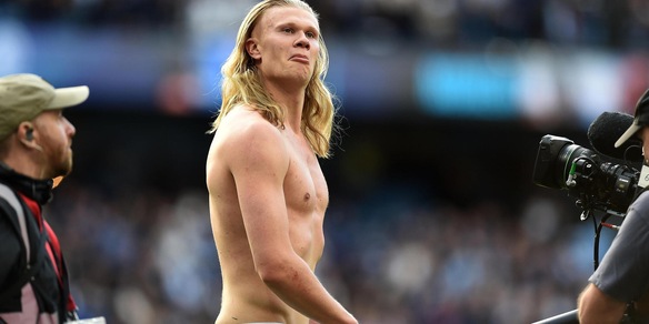 Manchester City in vetta alla Premier con la vittoria sul Burnley, retrocesso