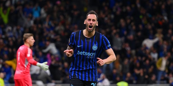 Calhanoglu, altro anno con l’Inter: è pronto a dire sì