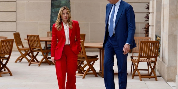 Fonti P. Chigi, ieri notte colloquio Meloni-Merz a margine del vertice