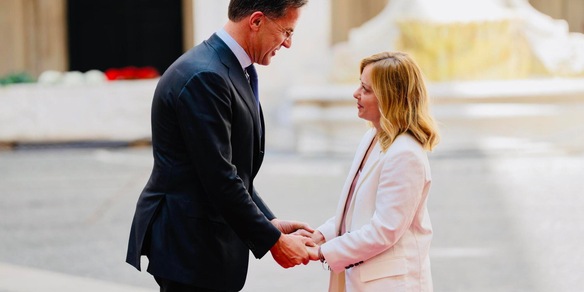 Meloni, 'tensioni sulla Nato non positive, va rafforzata'