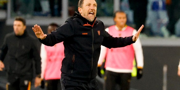 Lecce: Di Francesco 'in ritiro per preparare al meglio due gare fondamentali'