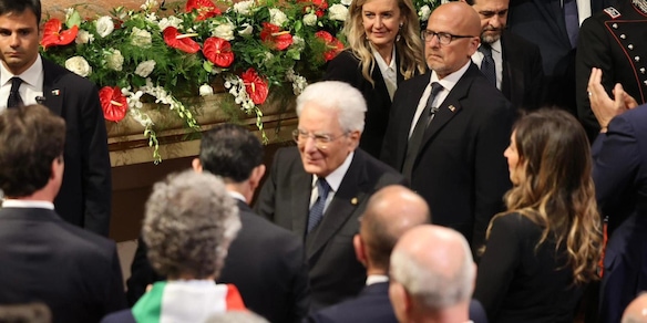 Mattarella, 25 aprile non per posizioni ideologiche ma per 'amor di Patria'