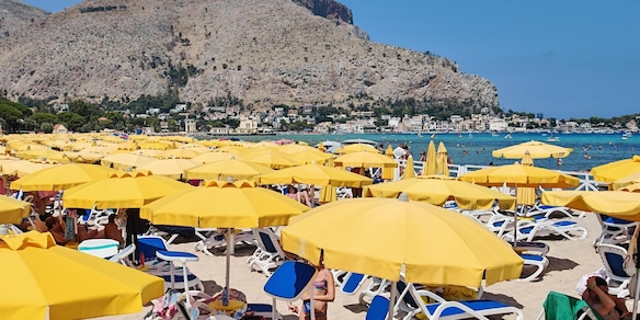 ++ Sospeso stop concessione spiaggia Mondello, 'rischi ordine pubblico' ++