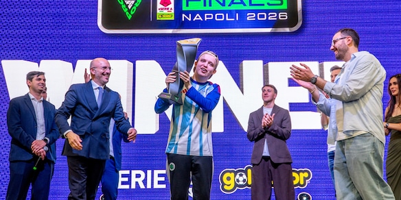 eSerie A Goleador 2026, Como campione: Vejrgang show al COMICON Napoli