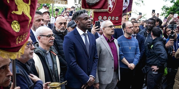 Tragedia di Superga, la commemorazione per il Grande Torino a 77 anni dall'incidente aereo
