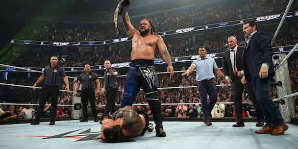 WWE Backlash, Roman Reigns sopravvive a Fatu: ma il finale è un caos