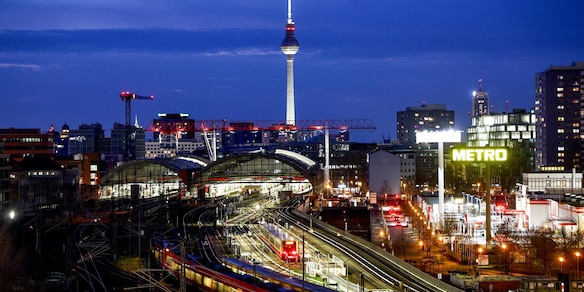 Singolare iniziativa a Berlino, 'raccogliere i rifiuti vale un giro in barca'