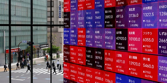 Borsa: Asia contrastata, listini freddi su colloqui Trump-Xi