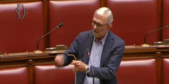 Giachetti interrompe l'occupazione dell'Aula della Camera