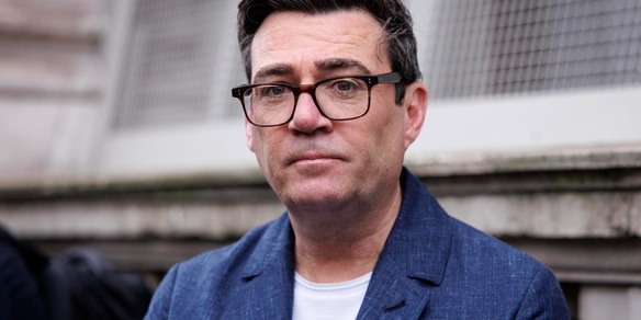 Via libera a Burnham, potrà candidarsi per un seggio in Parlamento