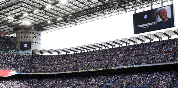 San Siro omaggia Beccalossi e il doblete, poi l’Inter sfila in trionfo