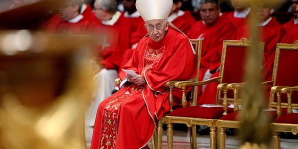 Il cardinale Ruini in condizioni critiche, è curato a casa