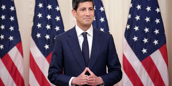 Kevin Warsh ha giurato, è il nuovo presidente della Federal Reserve