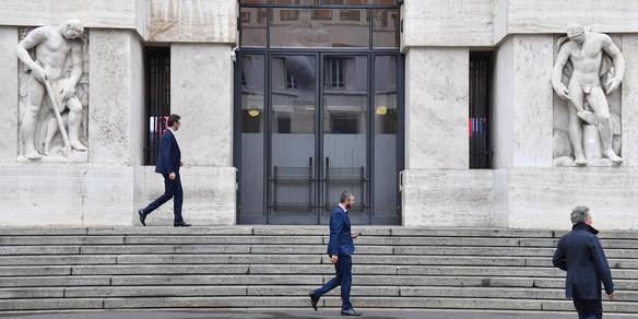 Borsa: l'Europa corre con le speranze di pace, volano i bond, petrolio -5%
