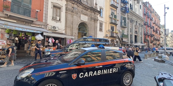 12enne accoltellato a Napoli, padre tenta di togliersi la vita