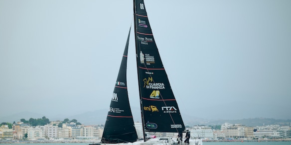 Marina Militare Nastro Rosa Tour, Le Figaro 3 vince la prima tappa