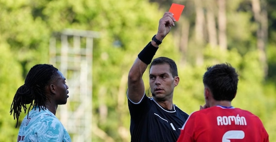 Leao, la prima del Mondiale è a rischio: cosa può succedere dopo il rosso in amichevole
