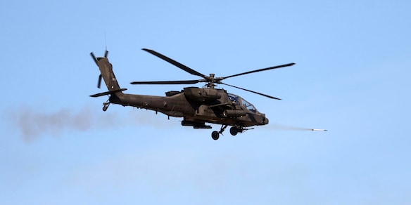 Trump, 'l'Iran ha abbattuto il nostro Apache, risponderemo'