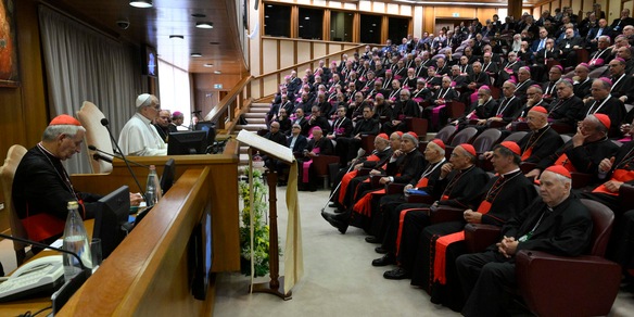 Cei, favorire la presenza delle donne nei ruoli di guida nella Chiesa