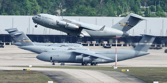 Nyt, gli Usa vogliono ritirare un terzo dei caccia e diverse navi dall'Europa