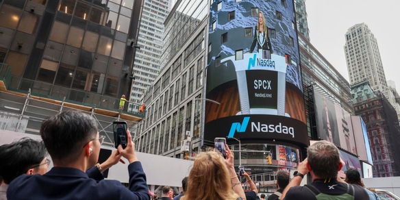 ++ SpaceX vola all'esordio al Nasdaq, +11% a 150 dollari ++