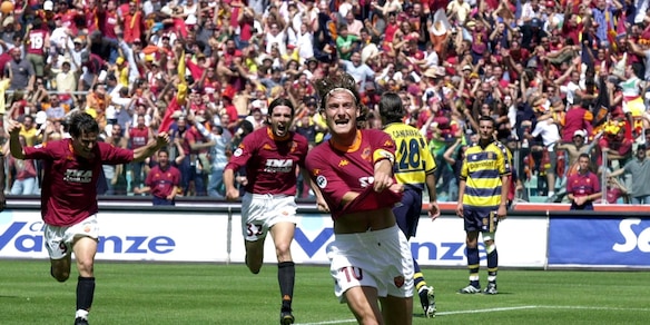 Il 17 giugno 2001 nel cuore di Totti: "Che ricordi. Spero che rivivremo presto un giorno così"