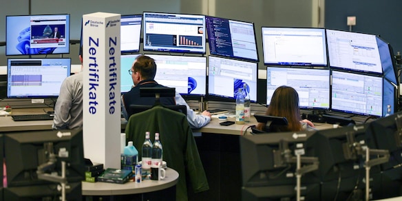 Borsa: l'Europa chiude in ribasso, Parigi (-0,55%), Londra (-0,41%)