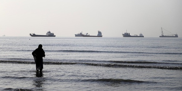 Media, 1.100 marittimi evacuati dall'Onu a Hormuz