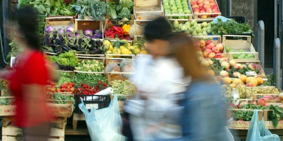 Istat, a giugno cala la fiducia dei consumatori, sale per le imprese