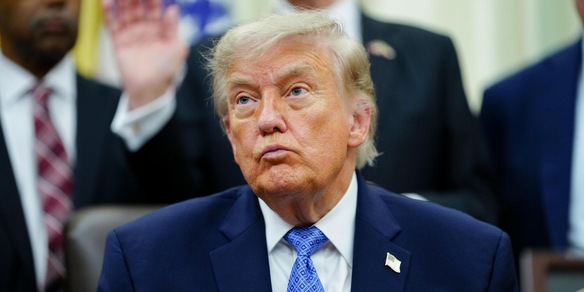 Trump, 'l'Iran ha lanciato 4 droni contro navi ad Hormuz'